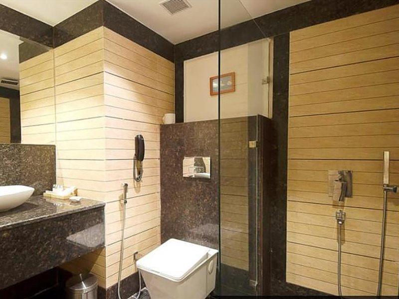 The Palm Court Hotel Ludhiana Eksteriør billede