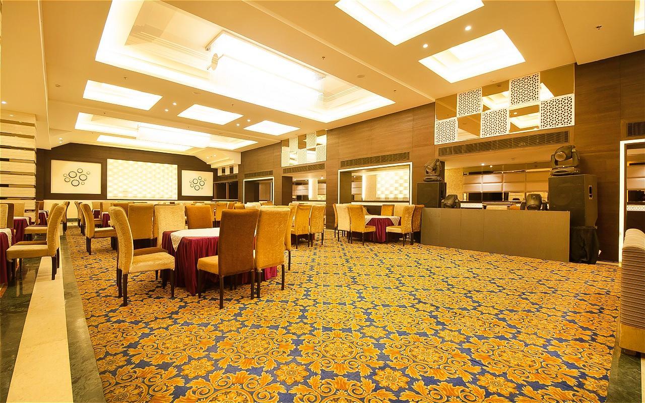 The Palm Court Hotel Ludhiana Eksteriør billede