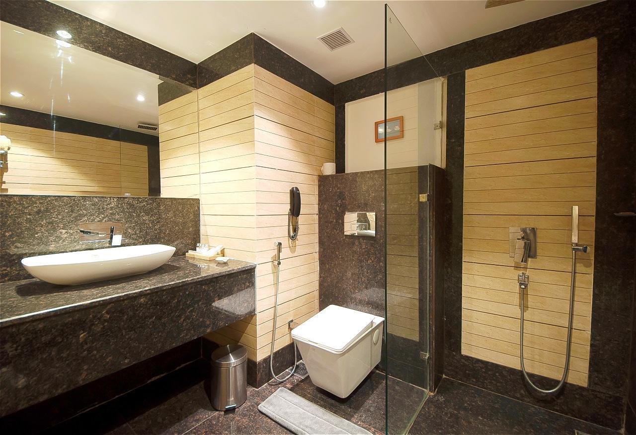 The Palm Court Hotel Ludhiana Eksteriør billede