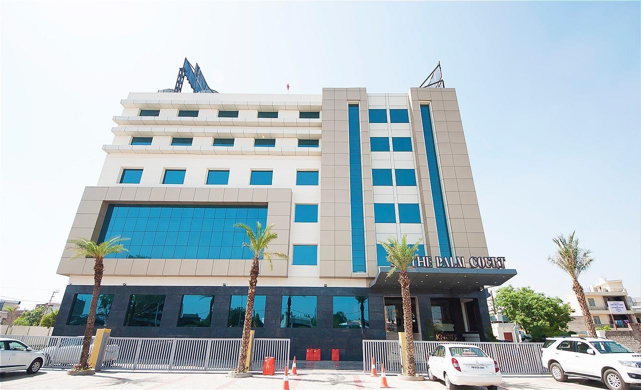 The Palm Court Hotel Ludhiana Eksteriør billede